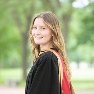 Meet your Posher, Olivia